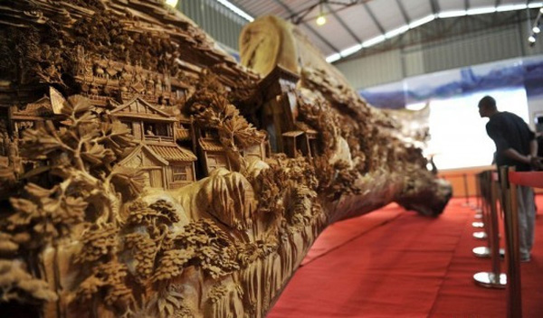The world’s longest wood carving record